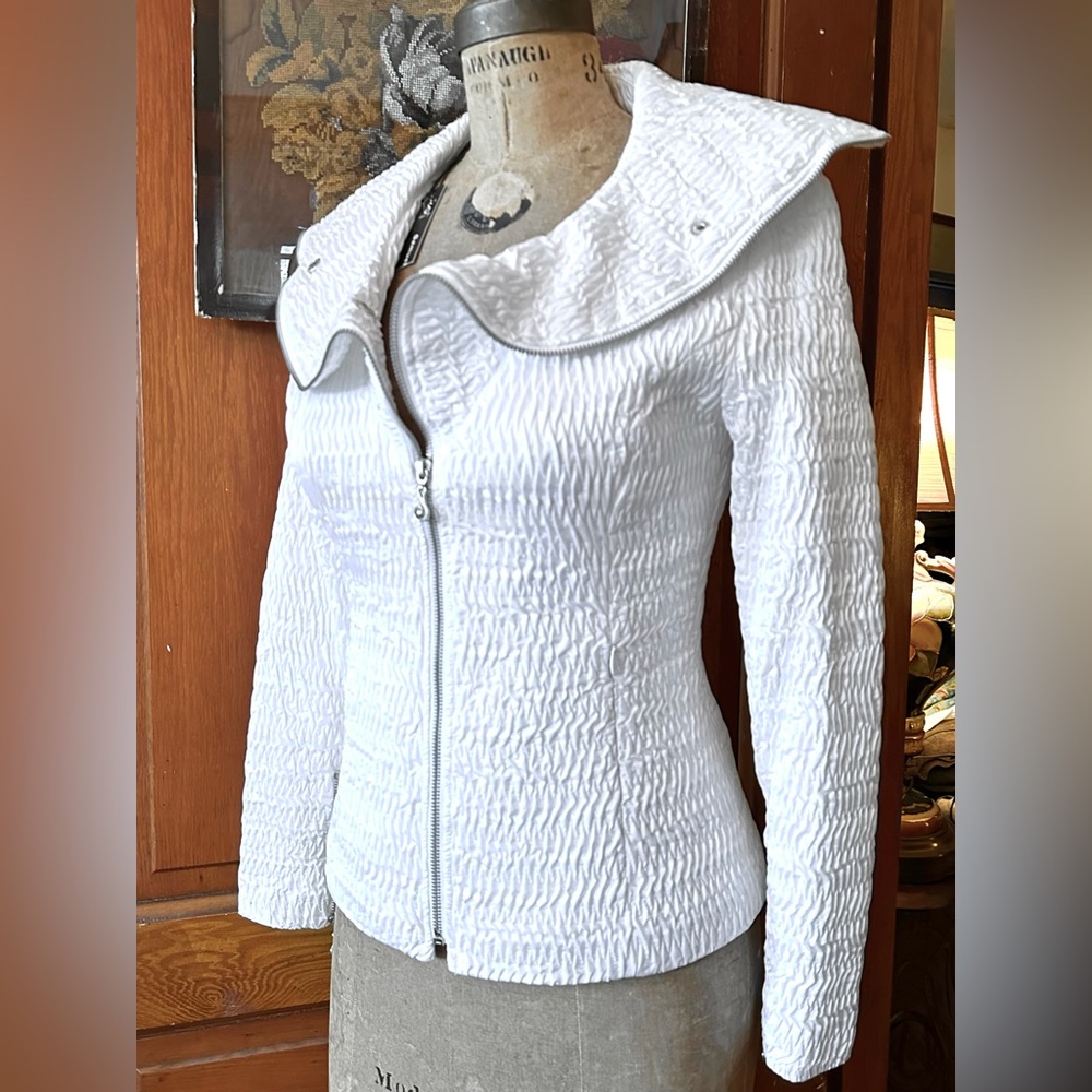 - Samuel Dong white zipper jacket sz sm 34 bust max w tags zip cuffs very …